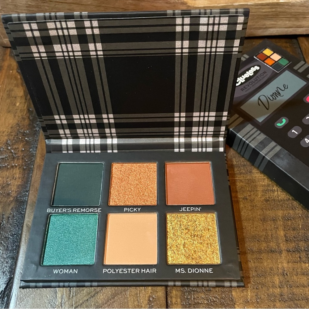 Eyeshadow Palette Revolution Beauty “Clueless”